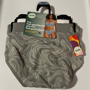 NWT  3 - Pack Seamless Thongs XXXL 22 Kindly Yours